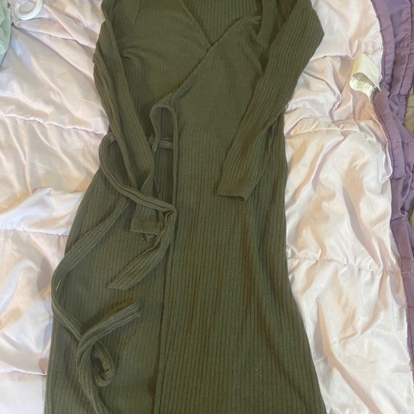 Clothes - Picture 9 of 9